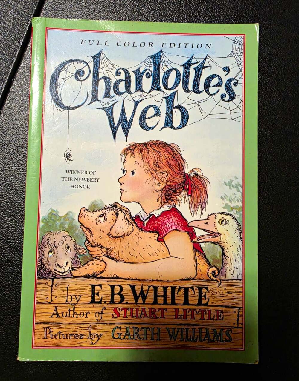 E. B. White - Charlotte's Web Full Color Edition Illus PB HarperCollins 2001